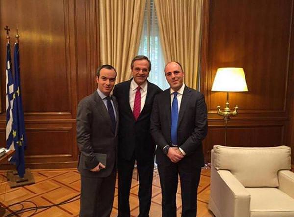 Σαμαράς φτωχοπαπαγαλάκια