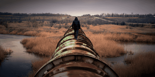 Avoid Bottlenecks in distributed Deep Learning pipelines with Horovod Avoid Bottlenecks in distributed Deep Learning pipelines with Horovod