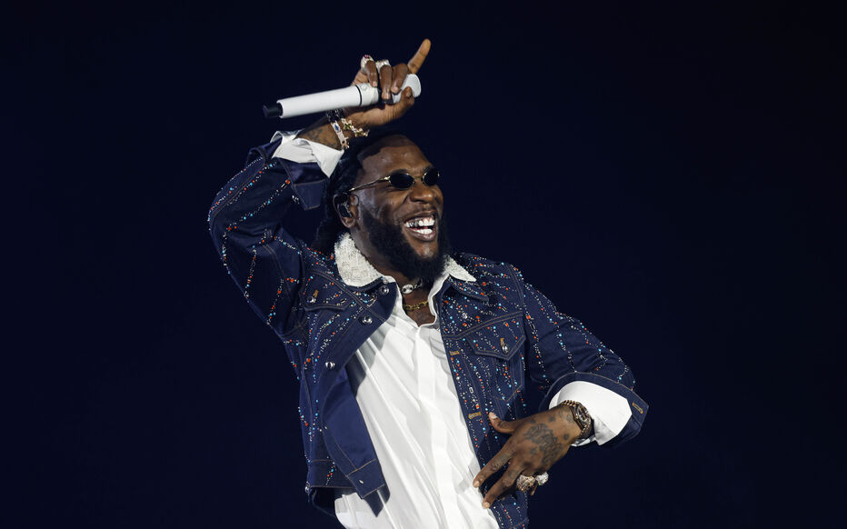 Burna Boy a enflammé l'immense enceinte de Saint-Denis pour le premier concert de la saison au Stade de France. LP/Olivier Corsan