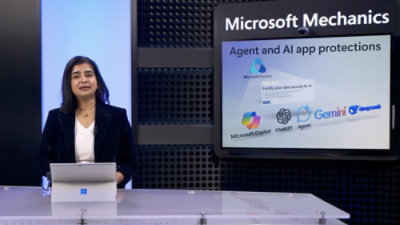 Una donna seduta su una sedia