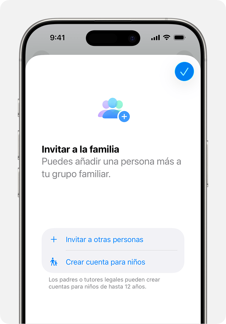iPhone que muestra una invitación para En familia, incluida la opción de crear una cuenta infantil