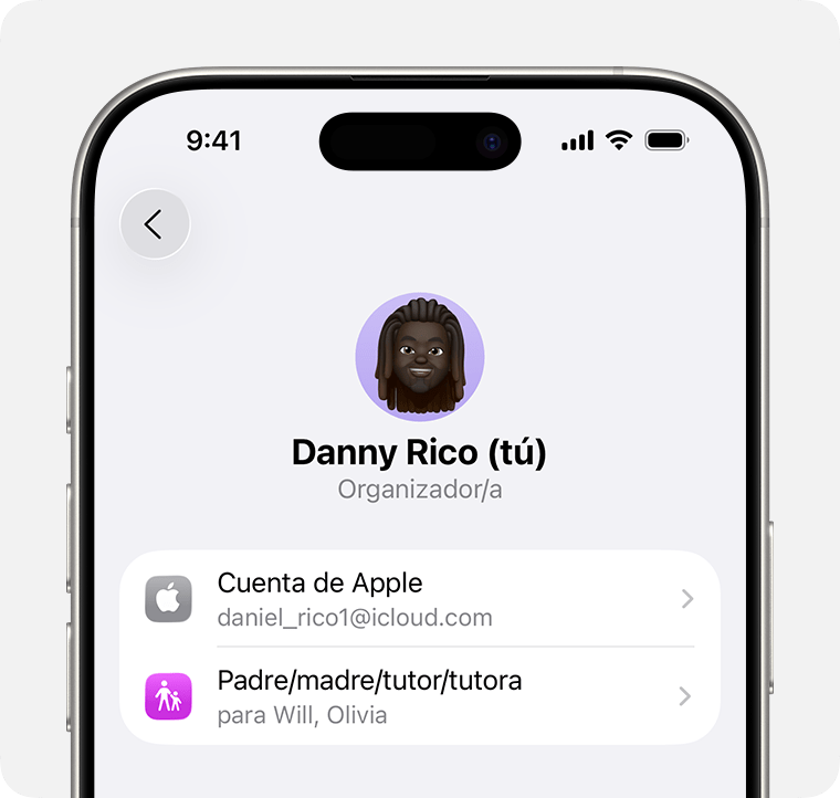 Pantalla de iPhone en la que se puede ver una cuenta de Apple para un organizador de la familia.