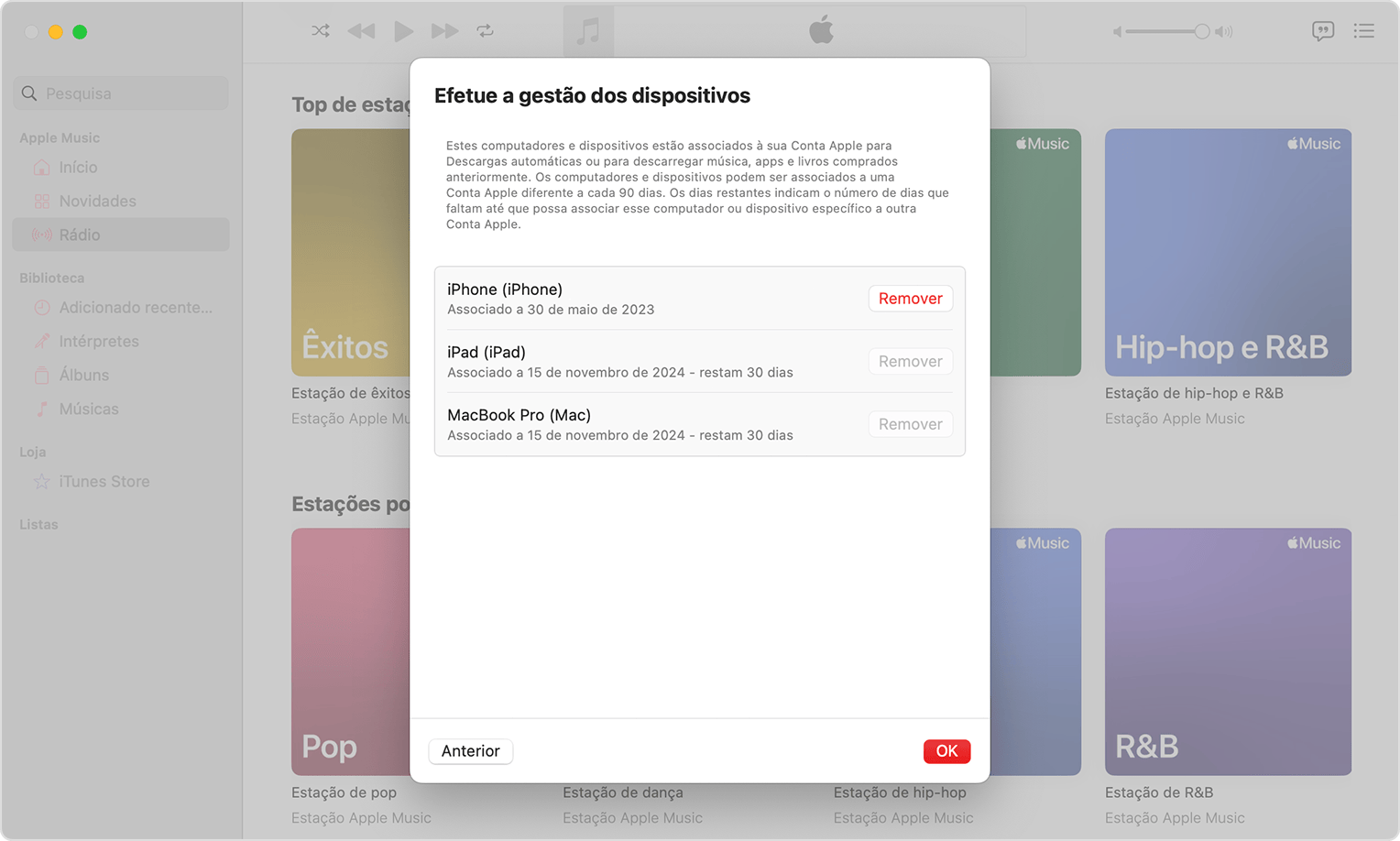 App Música no Mac a mostrar Gerir dispositivos e uma lista de dispositivos com um botão Remover junto a cada um deles.