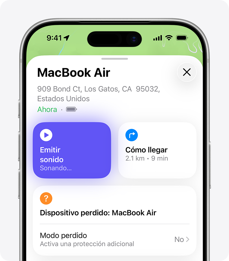 iPhone con la app Encontrar abierta que muestra la ubicación de una MacBook Air. La opción Reproducir sonido está seleccionada. El botón es morado y dice “Reproduciendo…”.