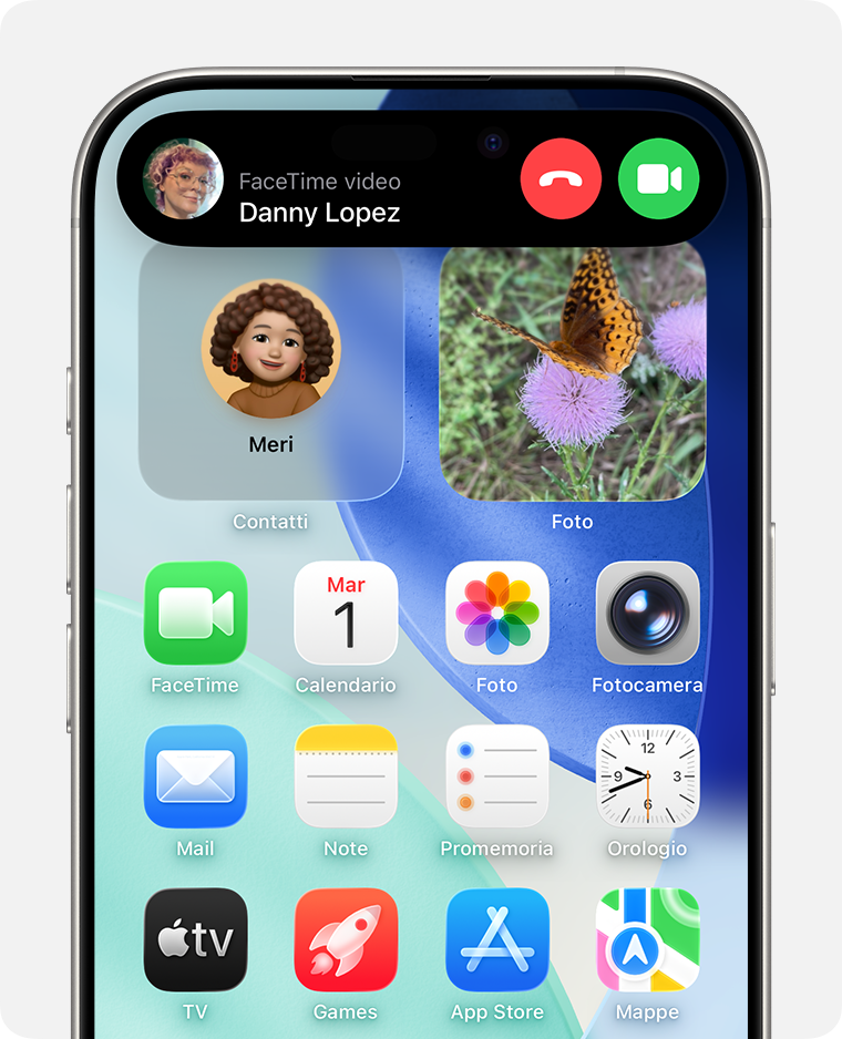 Schermata Home di iPhone che mostra una videochiamata FaceTime con la possibilità di accettare o rifiutare.