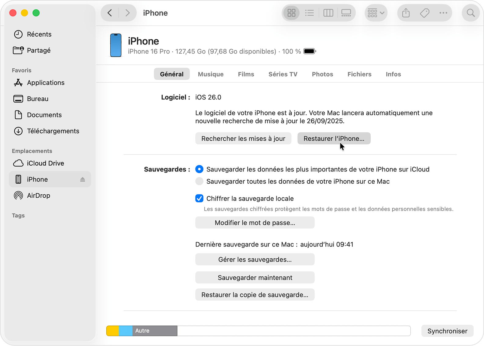 Bouton « Restaurer l’iPhone » dans le Finder, utilisé pour démarrer le processus de réinitialisation des réglages par défaut.