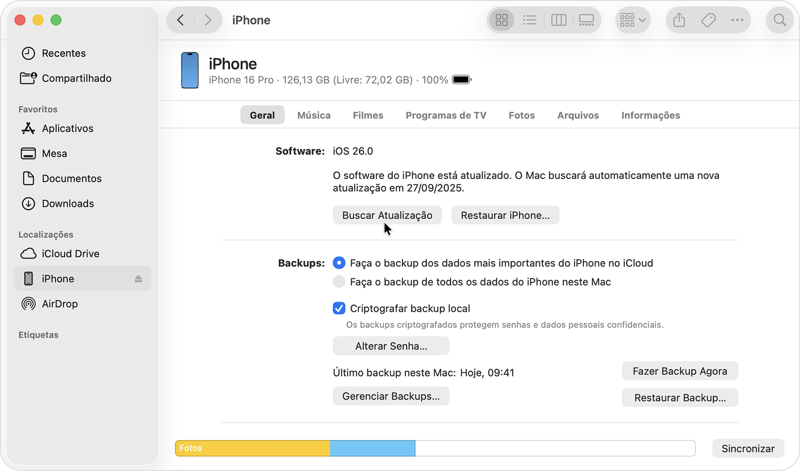 Cursor sobre o botão “Buscar Atualizações” no Finder.