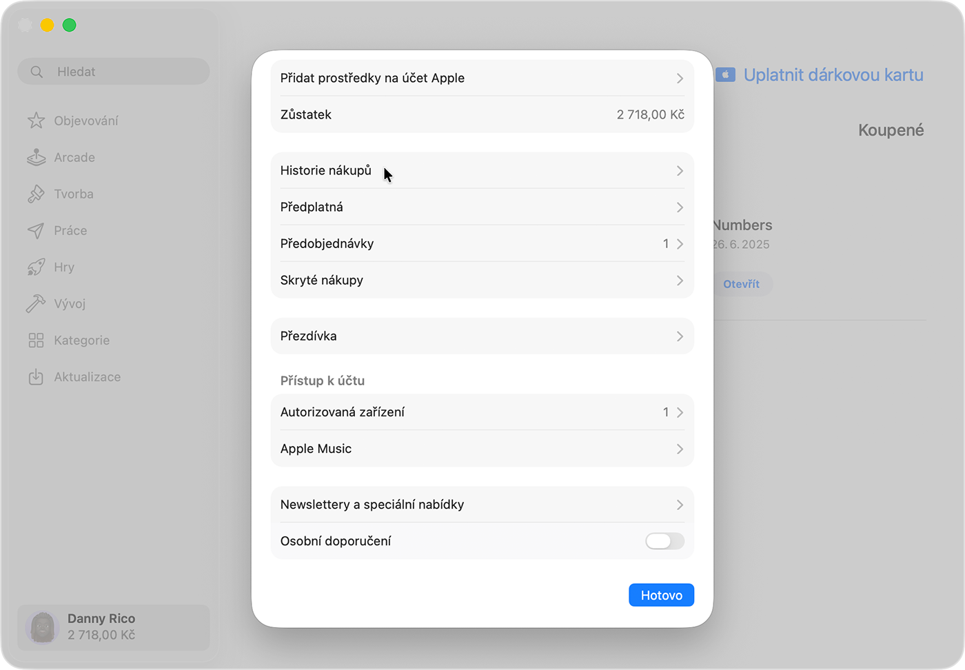 Obrázek s nastaveními účtu v App Storu v macOS. Je zvýrazněné tlačítko Zobrazit vše.