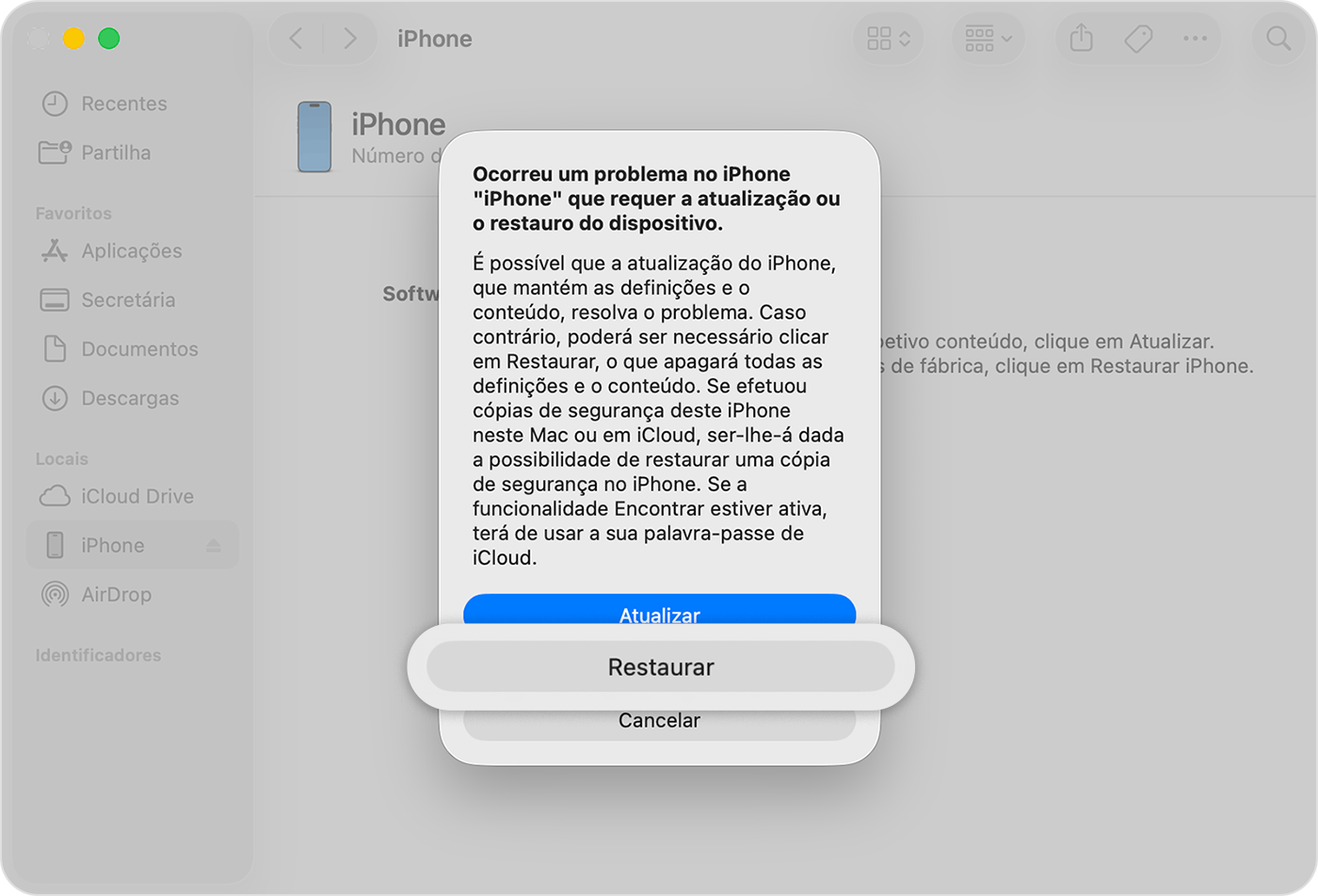 Depois de ligar o iPhone ao computador, toque em Restaurar quando a opção estiver disponível.