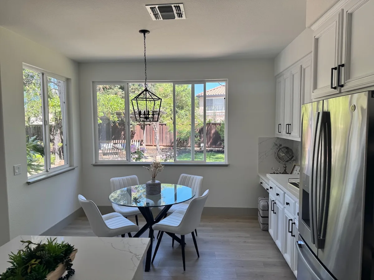 Original kitchen with white chairs