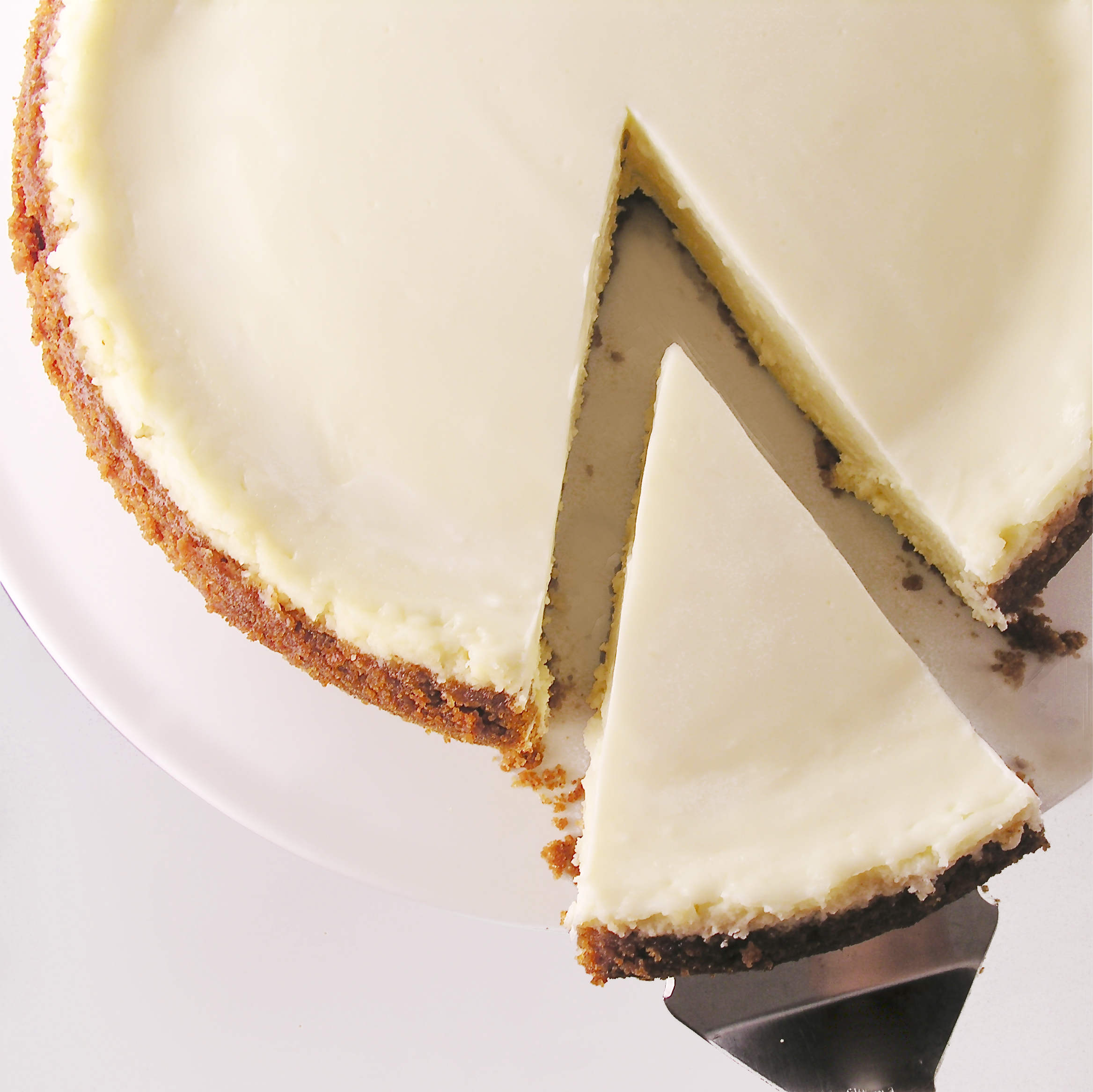 Creamy classic cheesecake
