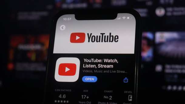 Installation der YouTube-App auf einem Smartphone