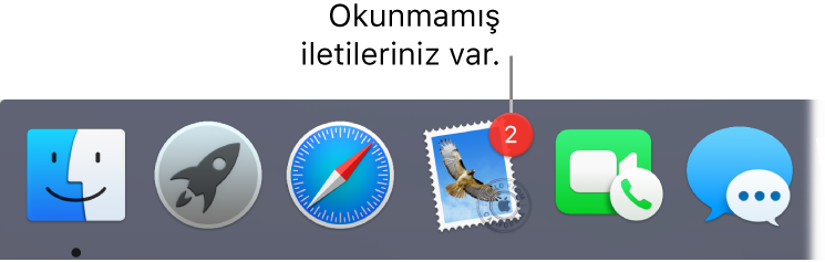 Dock’un okunmamış mesajları gösteren bir işaretle Mail uygulaması simgesini gösteren bir kısmı.