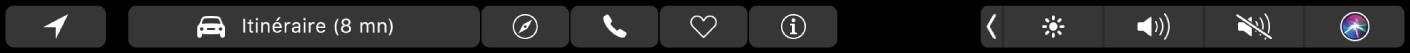 Touch Bar de Plans indiquant comment toucher Itinéraire afin d’obtenir des directions ou toucher les boutons correspondant à Safari, aux appels, aux favoris et aux informations.