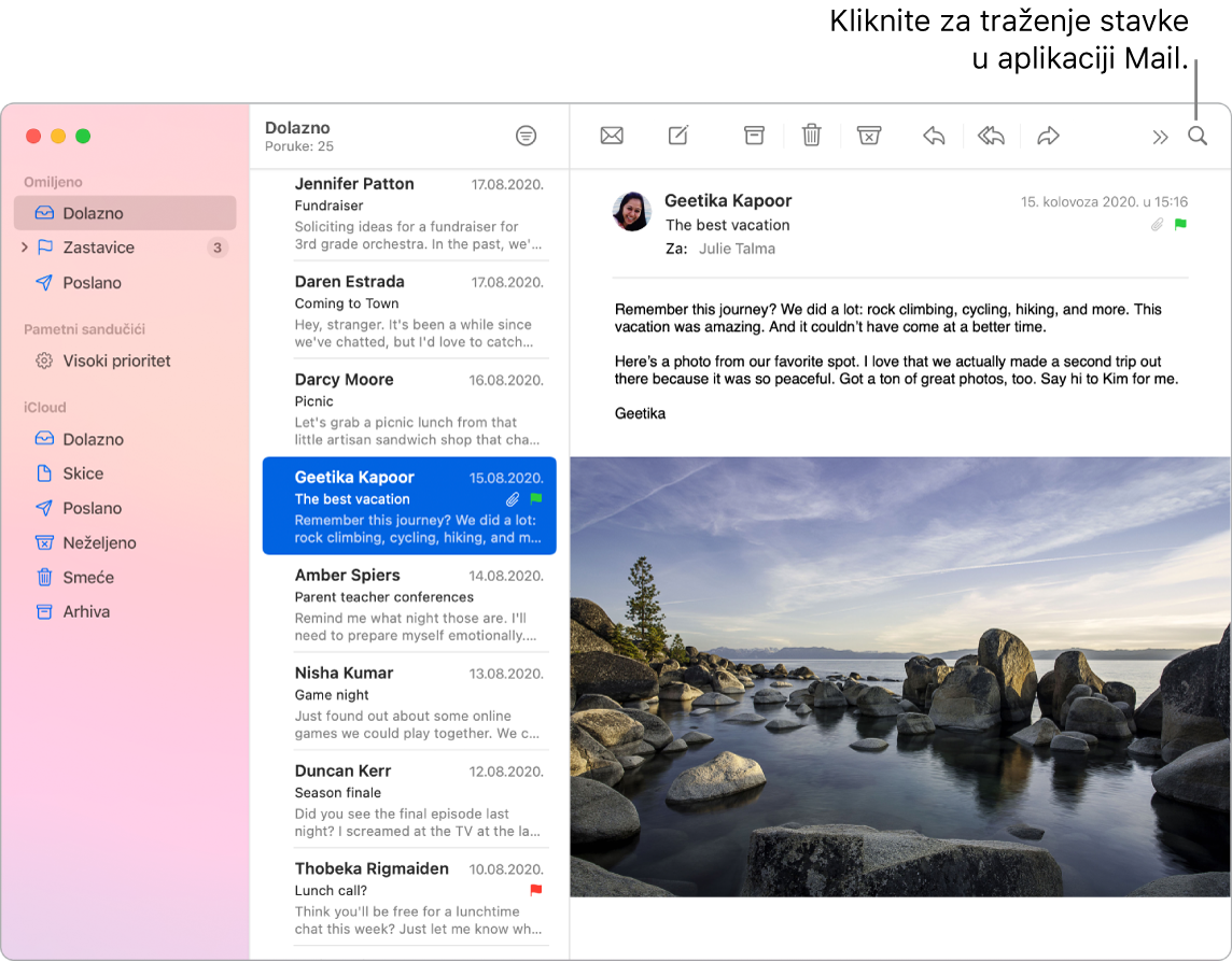 Prozor aplikacije Mail s rubnim stupcem na lijevog strani koji sadrži mape Omiljeno, Pametni sandučići i iCloud, popisom poruka pored rubnog stupca i sadržajem odabrane poruke s desne strane.
