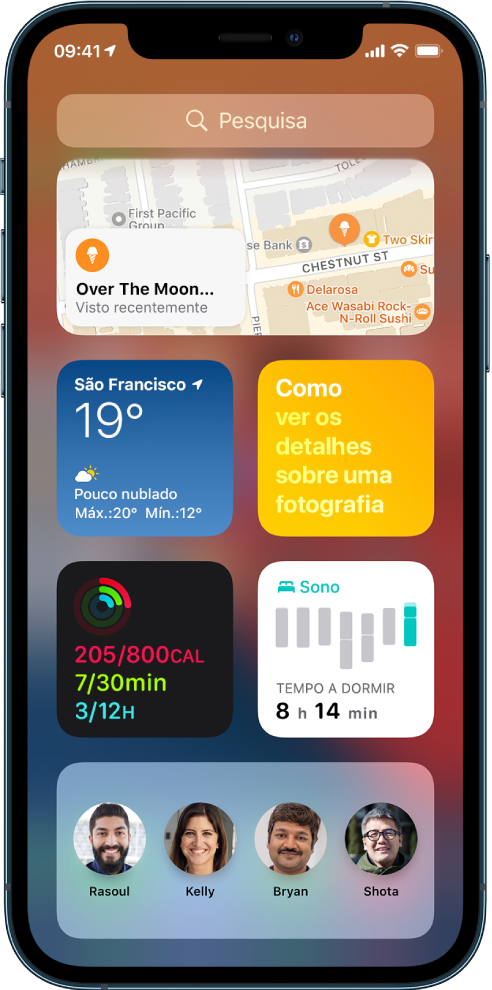 O widget Mapas e outros widgets num ecrã do iPhone.