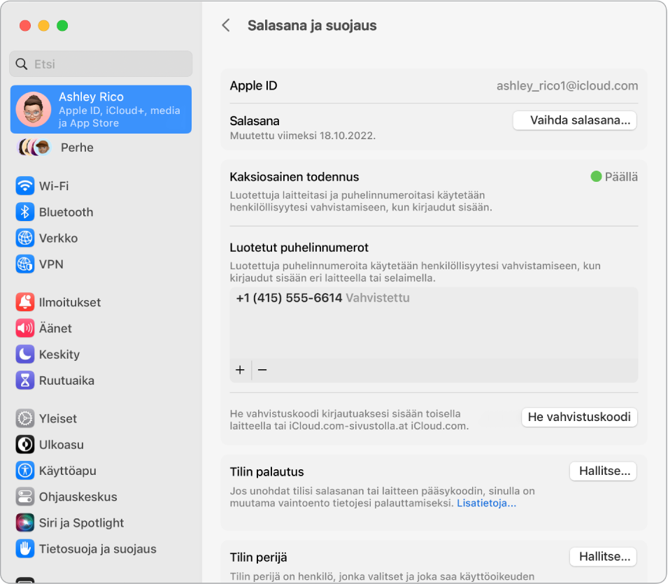 Järjestelmäasetusten Apple ID -osion Salasana ja suojaus -kohta. Tässä kohdassa voit ottaa Tilin palautuksen tai Tilin perijän käyttöön.