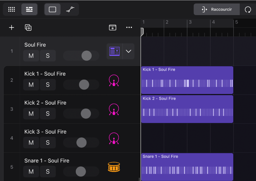 Figure. Track Stack Drum Machine Designer avec régions de motif séparées par pièce d’ensemble.