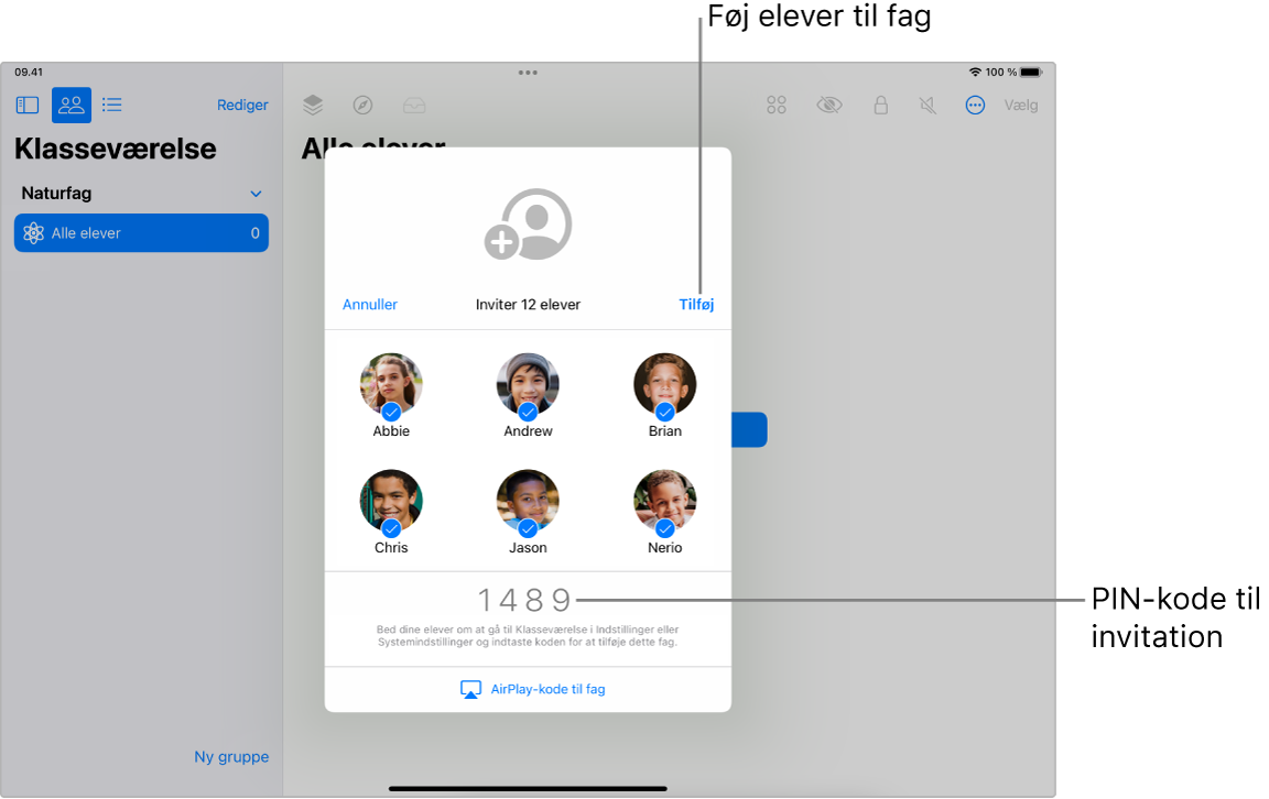 Et vindue i Klasseværelse viser elever, der inviteres til at deltage i et fag, og den invitationskode, de skal bruge.