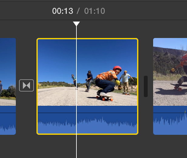 Az idővonalon kijelölt klip sárga színű kerettel és a klip fölé helyezett lejátszófejjel