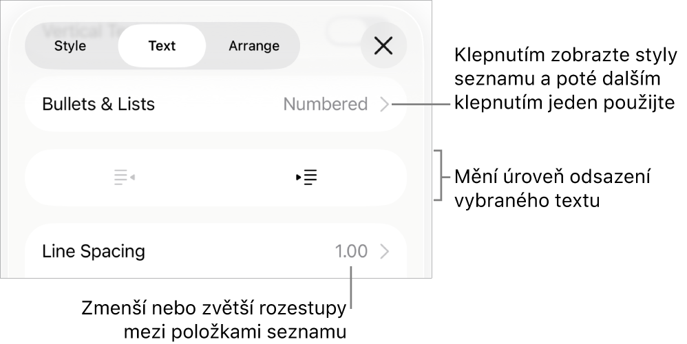 Oddíl Odrážky a seznamy na panelu Formát s připojenými popisky pro ovládací prvky Odrážky a seznamy, pro tlačítka zvýšení a snížení úrovně odsazení a pro ovládací prvky řádkování.