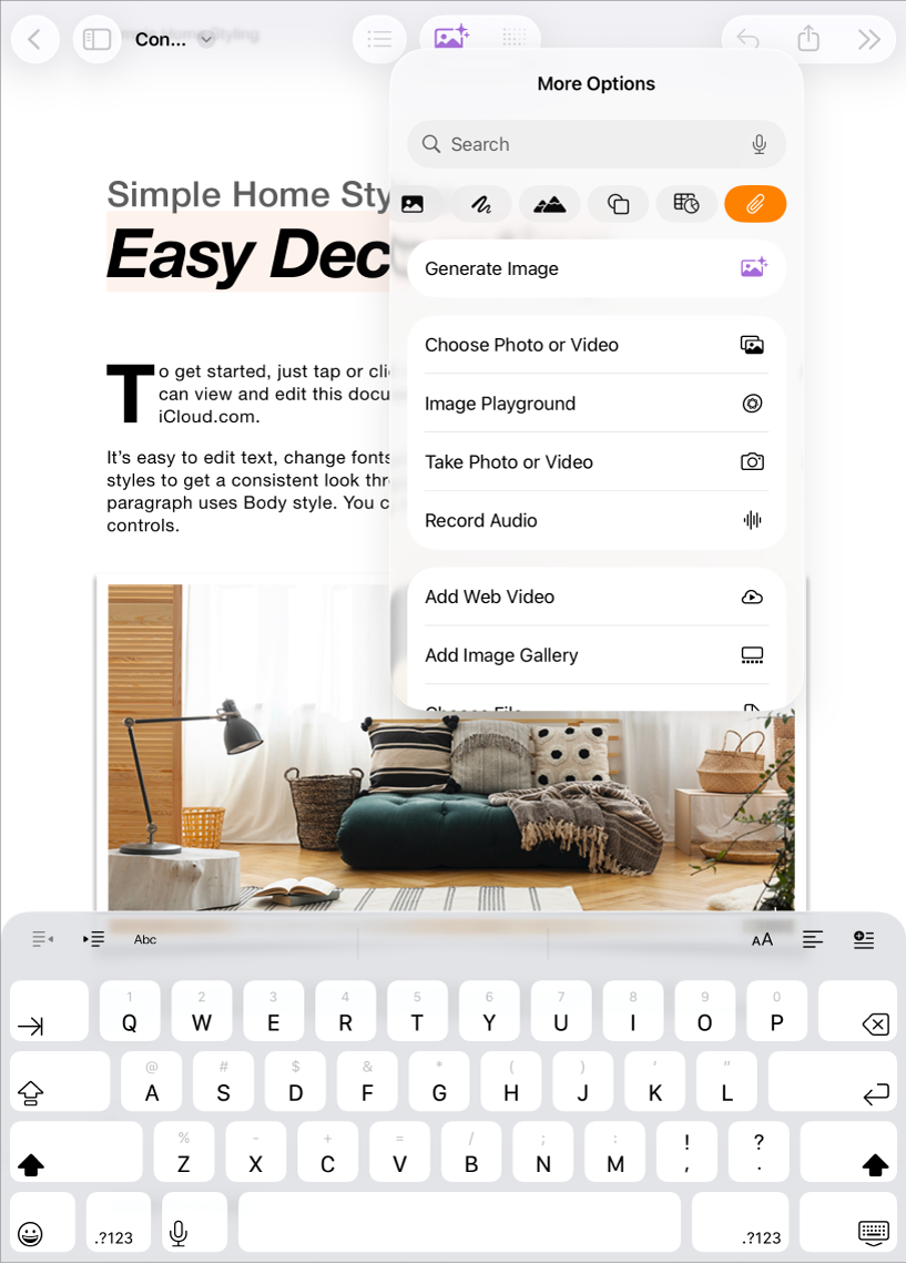 Ein Pages-Dokument mit den geöffneten Menüs „Einfügen“ und „Medien“.