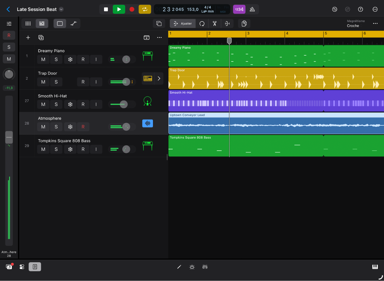 Figure. Projet Logic Pro en cours de lecture, avec la zone Pistes et la surface de lecture visibles.