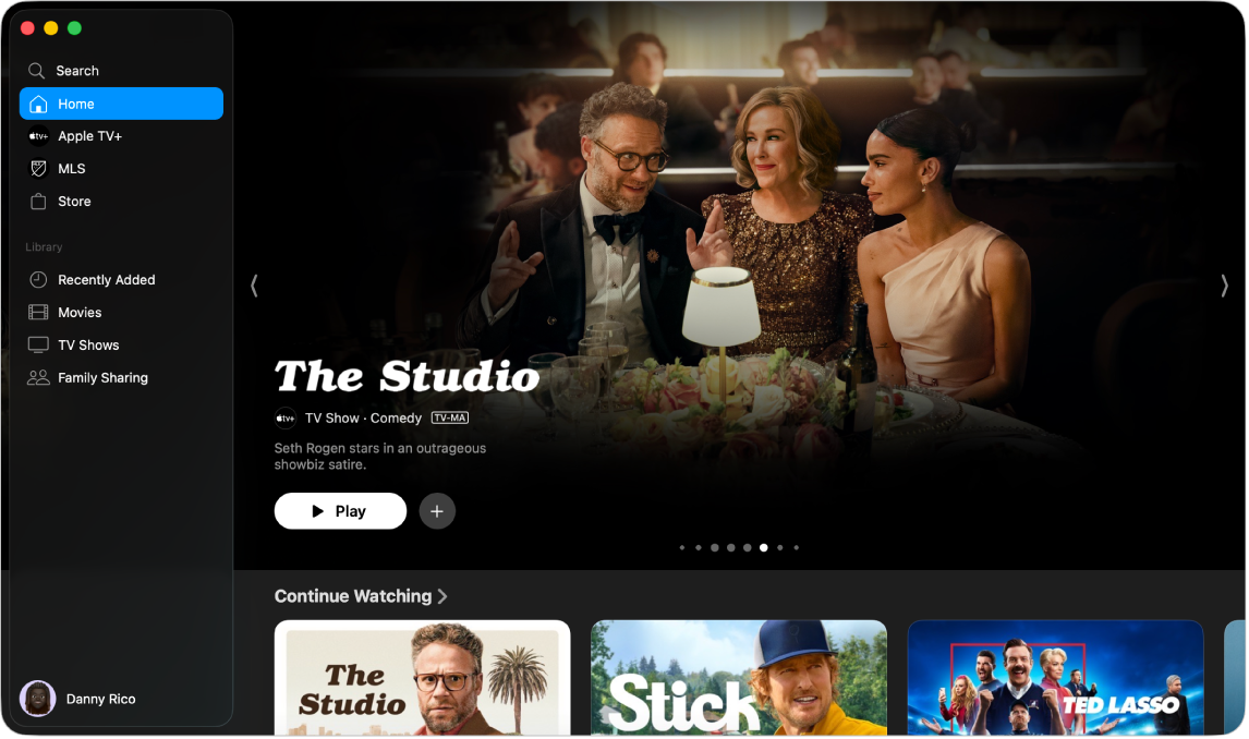 A TV app ablakában az oldalsáv látható, a különböző kategóriákkal és a Kezdőképernyővel.