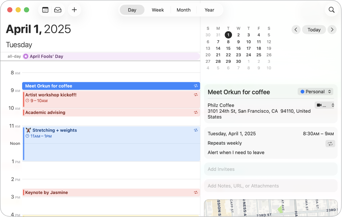 Lietotnes Calendar logs, kurā redzams jauns ieraksts, kas tika izveidots plkst. 13:00. Detalizētas informācijas logā ir norādīta pasākuma atrašanās vieta, ka ieraksts ir iestatīts atkārtoties katru nedēļu un ka lietotne Calendar nosūtīs brīdinājumu, tiklīdz pienāks laiks to atstāt.