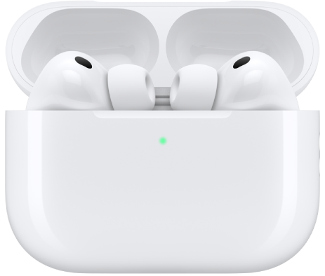 AirPods Pro 3 في علبة الشحن.