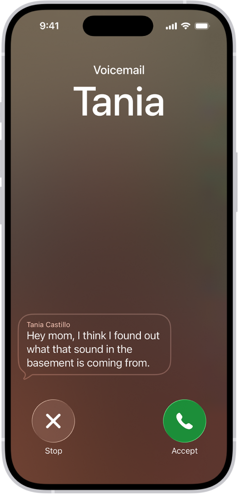 Ekran połączenia z wiadomością poczty głosowej na żywo, nagrywaną przez osobę z kontaktów. Poniżej transkrypcji tekstu znajdują się przyciski Zatrzymaj oraz Odbierz.