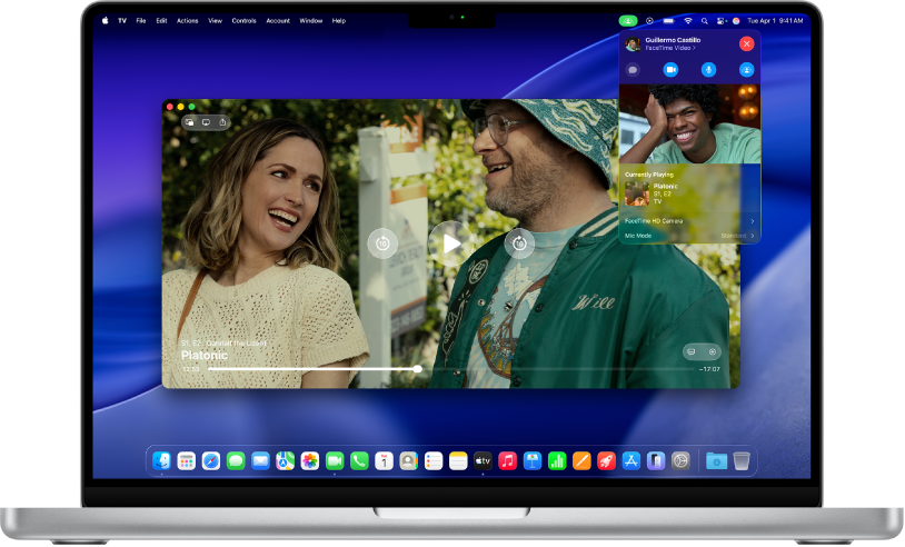 SharePlay sur un Mac affiché avec l’app Apple TV et un appel FaceTime en cours.