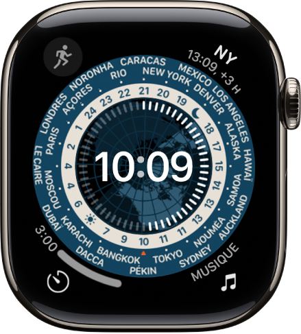 Le cadran « Horloge mondiale » affichant une horloge analogique. Au milieu de l’écran se trouve un plan de la Terre, représentant le jour et la nuit. Des nombres et des noms de villes sont situés autour du cadran. Ils indiquent l’heure dans chaque lieu. Chaque coin comprend une complication : Musique en haut à gauche, Traduire en haut à droite, Minuteur en bas à gauche et la date en bas à droite.