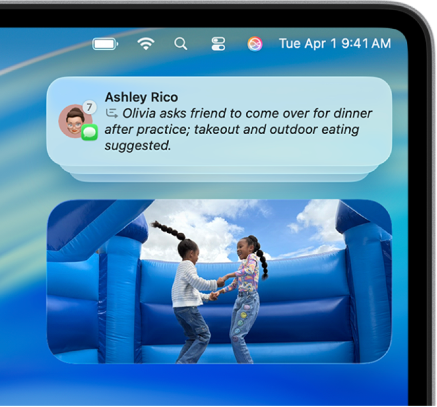 Το πάνω δεξιό τμήμα του γραφείου εργασίας του Mac όπου εμφανίζεται μια συνοψισμένη στοίβα γνωστοποιήσεων από μια ενεργή συζήτηση Μηνυμάτων.