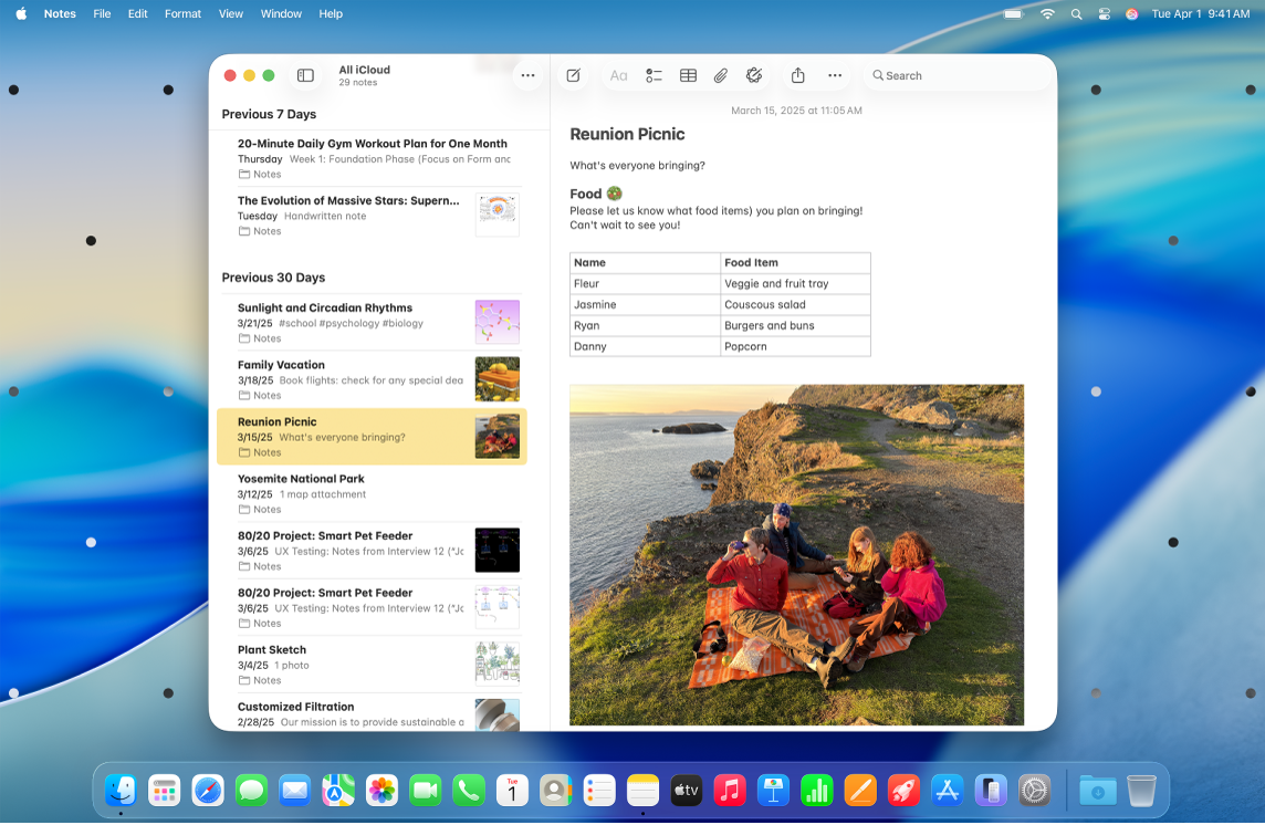 메모 앱이 데스크탑에서 열려 있고, 데스크탑 양쪽에 점이 보임.