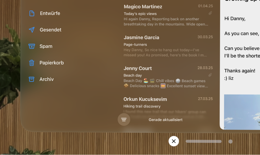 Ein App-Fenster mit der Taste „Schließen“ unten.