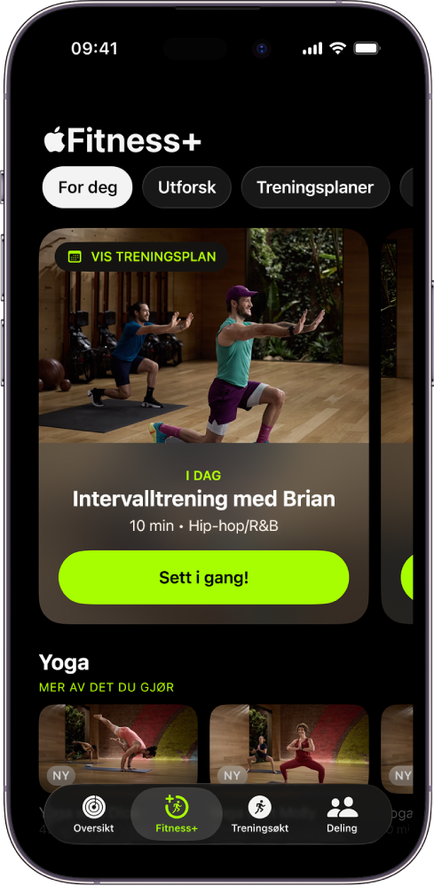 For deg-skjermen i Apple Fitness+ viser en økt i en tilpasset treningsplan og anbefalte yogatimer.