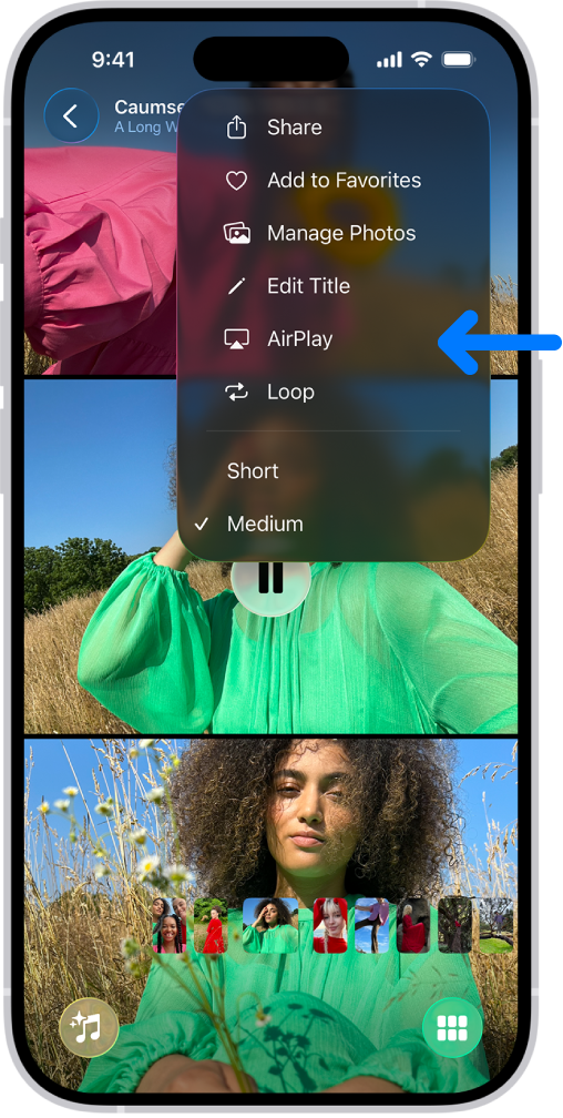 iPhoneஇல் உள்ள “ஃபோட்டோஸ்” செயலியில் ஸ்லைடுஷோ பிளே செய்யப்படுகிறது. திரையின் மேல் வலதுபுறத்தில், AirPlayஐத் தேர்வுசெய்வதற்கான விருப்பத்துடன் ஒரு பாப்-அப் மெனு காட்டப்பட்டுள்ளது.