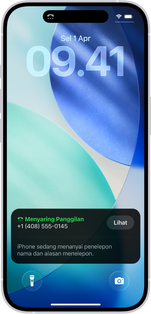 iPhone dengan pemberitahuan Penyaringan Panggilan yang ditampilkan di Layar Terkunci. Pemberitahuan menyatakan bahwa iPhone sedang menanyai penelepon nama dan alasan menelepon.