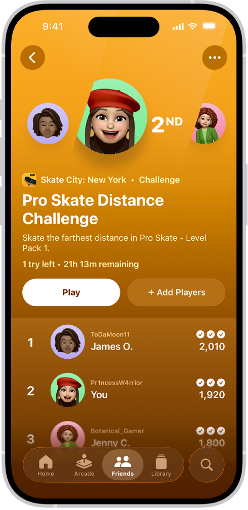 App Apple Games menunjukkan tab Rakan dengan cabaran permainan aktif, papan juara dan lencana kemajuan.