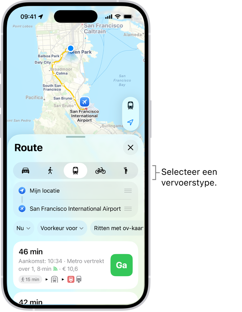 Een kaart waarop verschillende autoroutes tussen twee locaties te zien zijn. Er zijn knoppen om een ander vervoerstype te kiezen, het vertrekpunt en de bestemming om te keren en de routebeschrijving als stappen te bekijken.