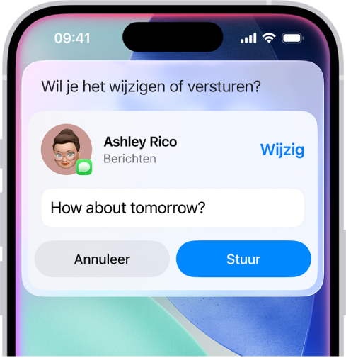 Een iPhone met boven in het scherm een antwoord van Siri in de vorm van een tekstbericht dat klaarstaat om te worden verstuurd.