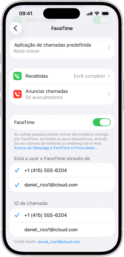 O ecrã das definições do FaceTime a mostrar a opção “Aplicação de chamadas predefinida”, o controlo para ativar ou desativar o FaceTime e o número de telefone e o endereço de e‑mail para o qual pode ser contactado.