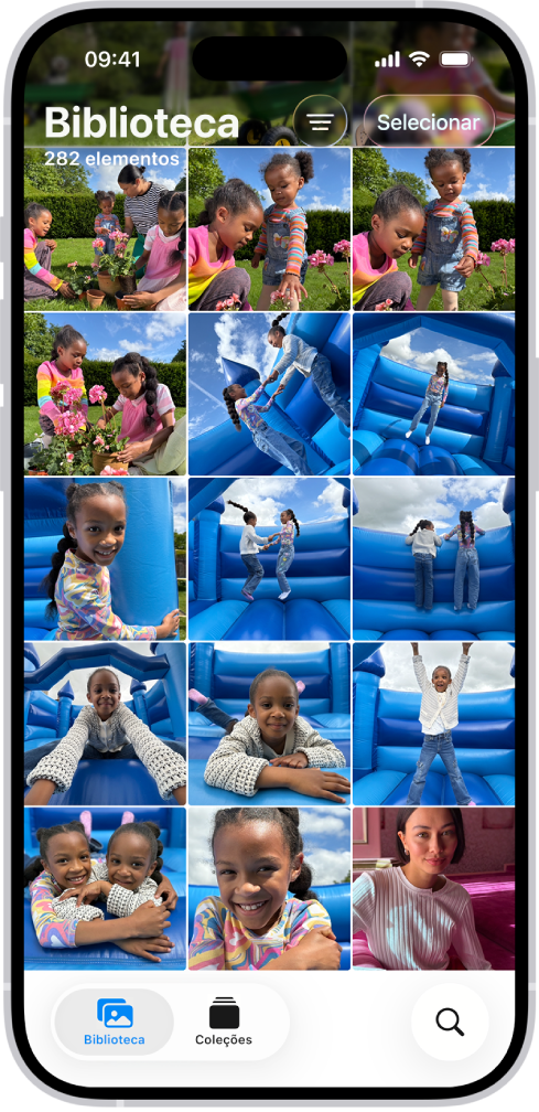 A aplicação Fotografias está aberta e o separador “Biblioteca” está selecionado na parte inferior do ecrã.