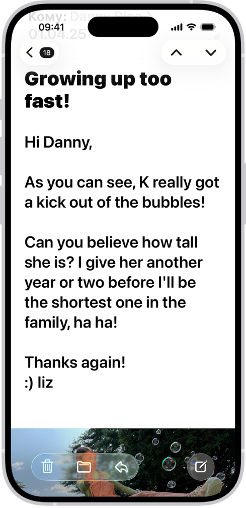 Екран iPhone з відкритою програмою «Пошта». Відображається е‑лист із жирним шрифтом великого розміру.