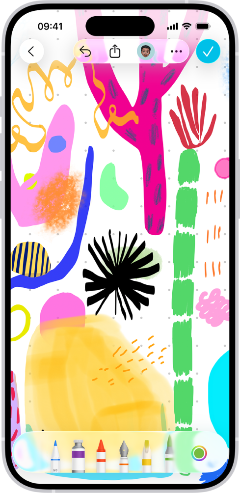 Một iPhone với ứng dụng Freeform và menu công cụ vẽ đang mở. Bảng bao gồm chữ viết tay và hình vẽ.