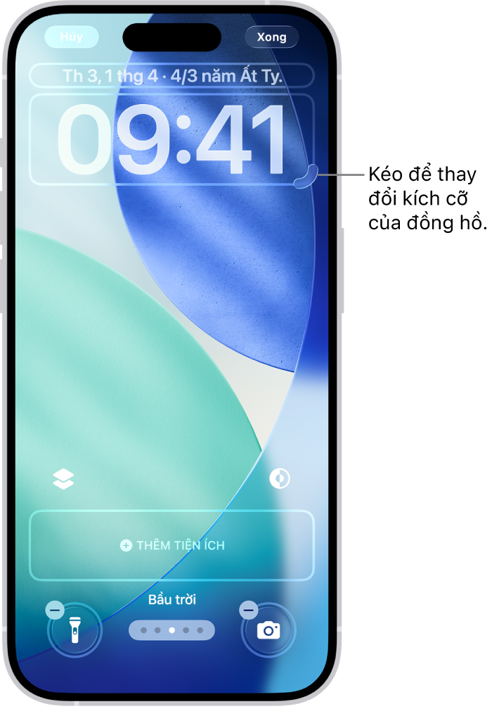 Một Màn hình khóa tùy chỉnh đang trong quá trình được sửa. Các thành phần khả dụng để tùy chỉnh được chọn – ngày, giờ và một nút để thêm các tiện ích.