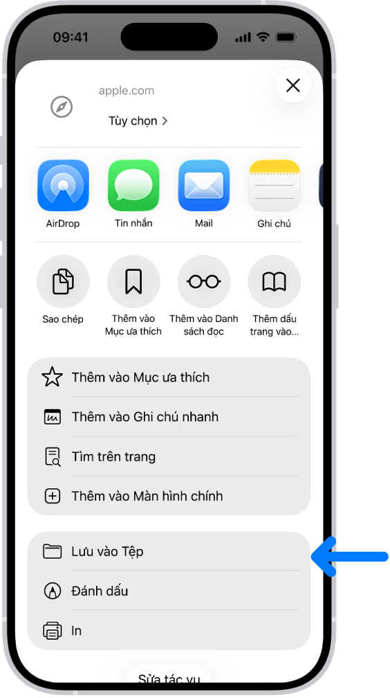 Trong Safari, nút Chia sẻ trên một PDF đã được chạm, đang hiển thị một danh sách các tùy chọn, bao gồm Lưu vào Tệp ở gần cuối màn hình.