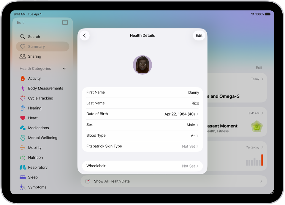 सेहत विवरण स्क्रीन, जिसमें नाम, जन्मतिथि, लिंग, रक्त प्रकार और अन्य जानकारी के लिए फ़ील्ड शामिल हैं।