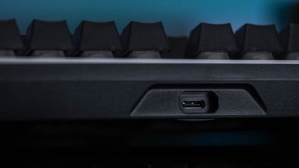The USB port on the Be Quiet Light Mount
